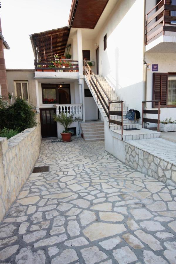Apartment Vrbnik 5301B 外观 照片