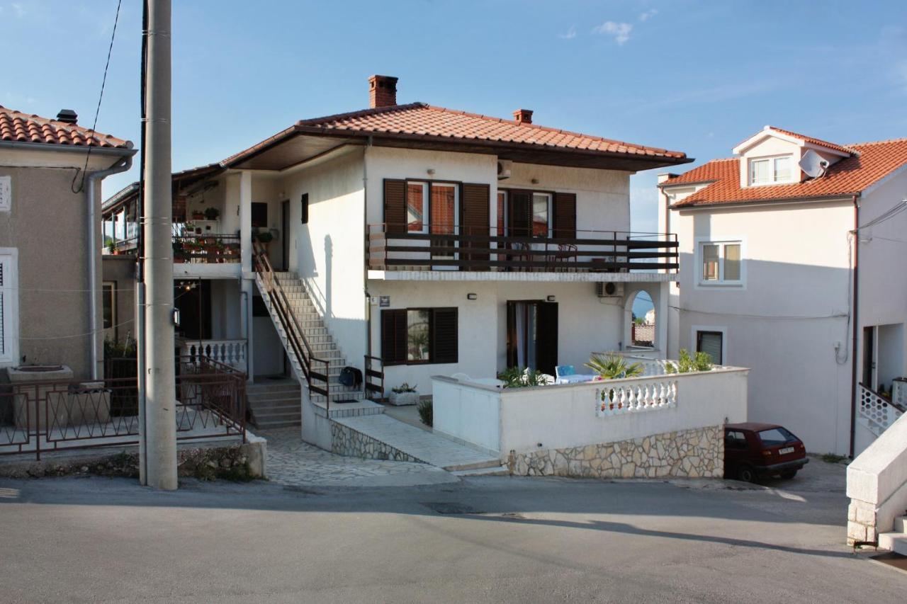 Apartment Vrbnik 5301B 外观 照片